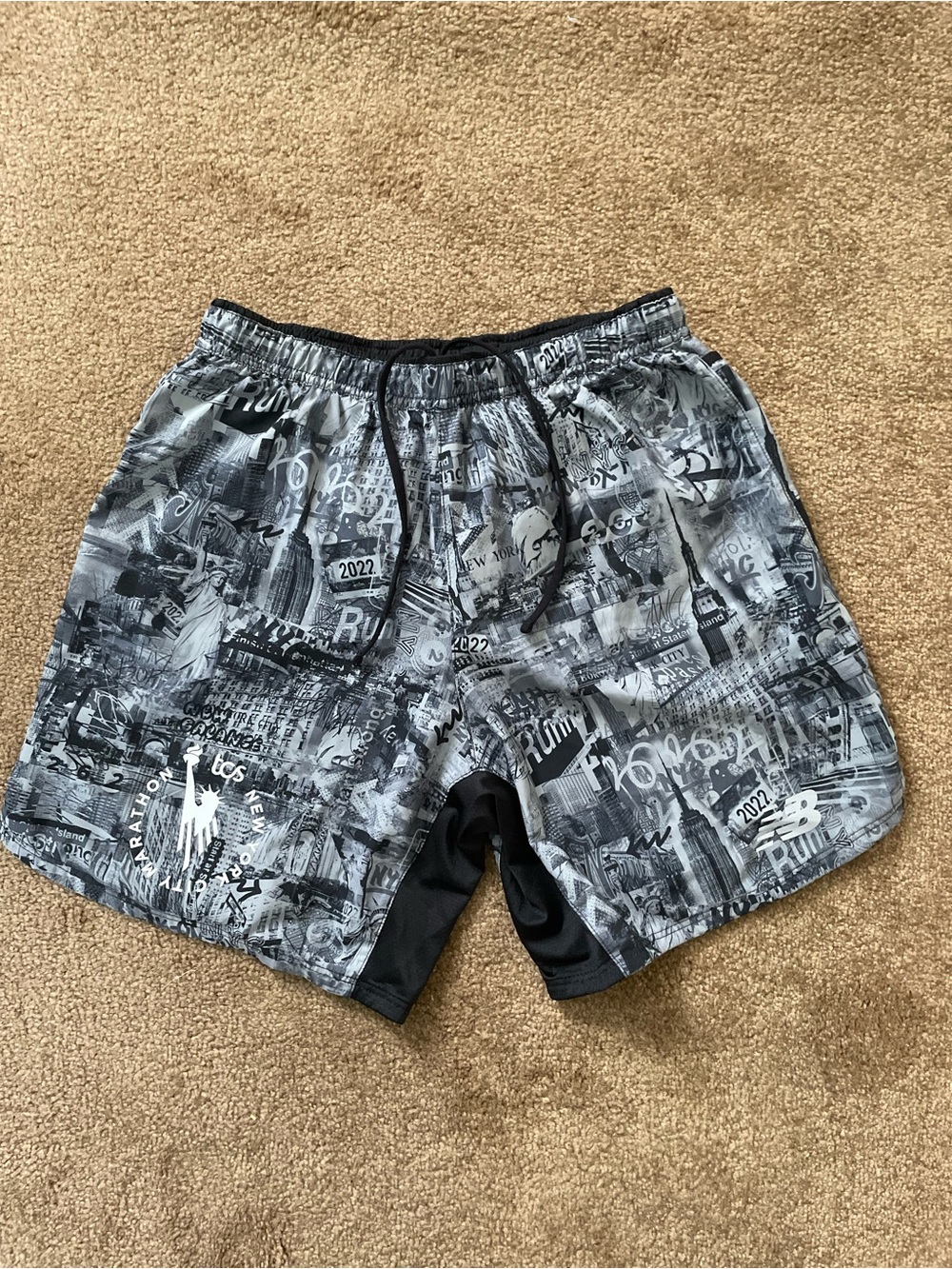 New Balance Running New York City 2022 TCS Marathon Grafitti AOP Shorts Men Sz S